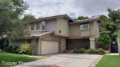 Main picture of 1040 Pinehurst Dr