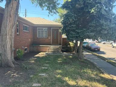 Main picture of 2601 S Lincoln St