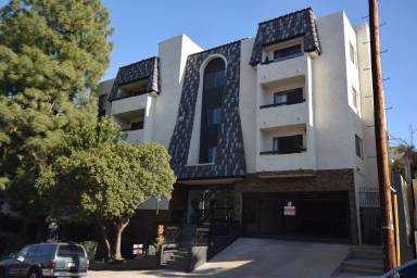 Main picture of 3960 Carpenter Ave