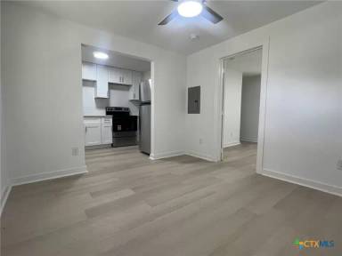 Main picture of 201 Lowery Dr