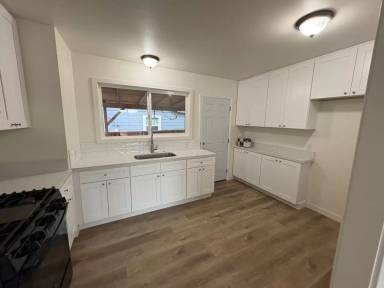 Main picture of 205 N College St