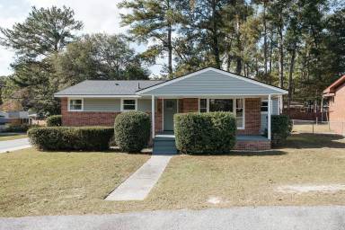Main picture of 2401 Truax Ln