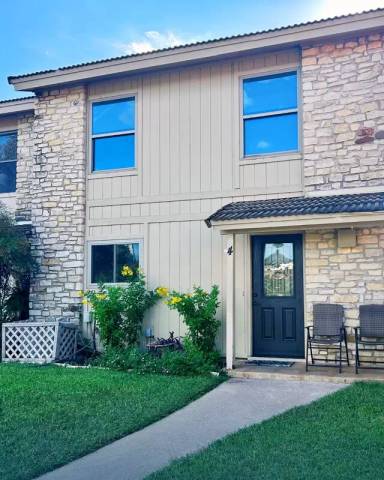 Main picture of 300 Lucy Ln