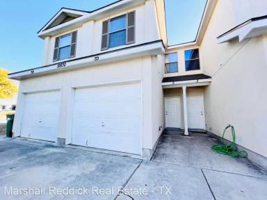 Main picture of 10830 Mathom Lndg