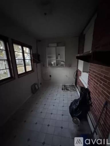 Main picture of 397 Thompson St