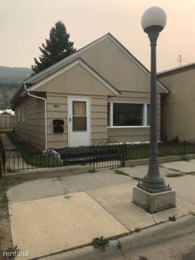 Main picture of 803 1/2 E 4th St