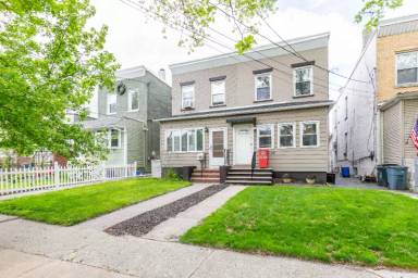 Main picture of 23 Howell Pl