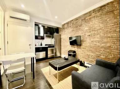 Main picture of 416 W 36th St