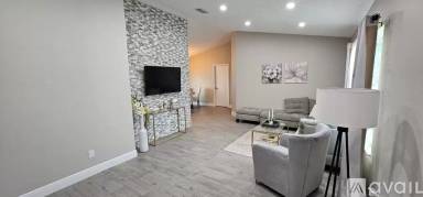 Main picture of 265 SW Dalton Cir