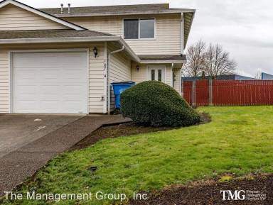 Main picture of 107 NE Coast Pine Ave