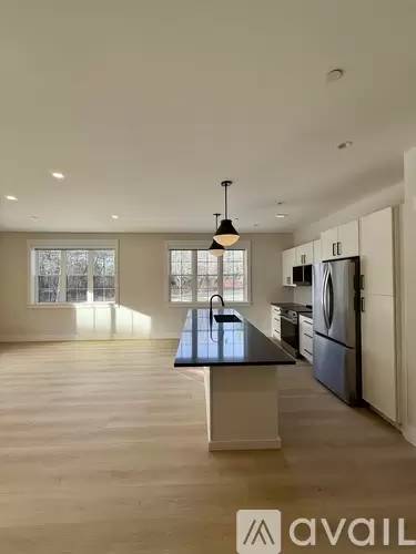 Main picture of 100 Plank St