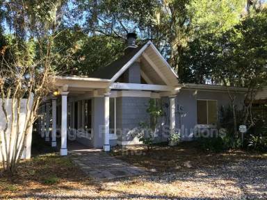 Main picture of 1223 Poinsettia Ave