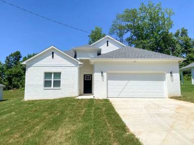Main picture of 67 Oak Ave