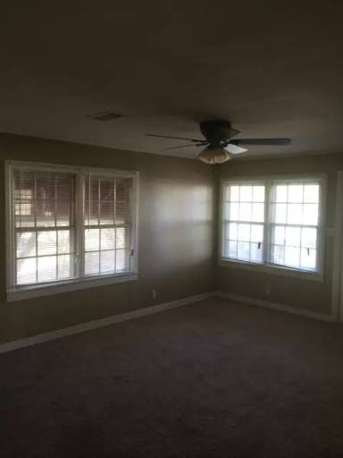 Main picture of 850 E 6th St