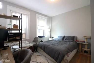Main picture of 1665 Commonwealth Ave