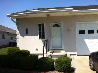 Main picture of 3015 Iowa St