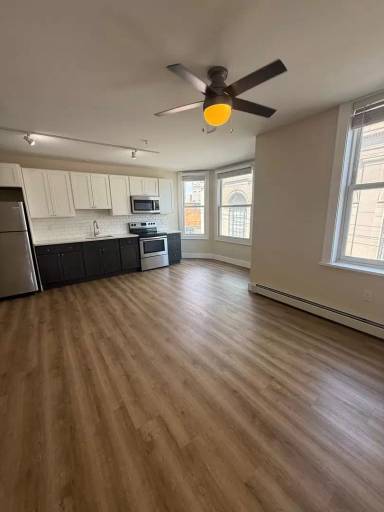 Main picture of 96 Broadway