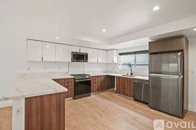 Main picture of 701 N Hill Pl