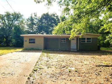 Main picture of 6080 Julia Cir