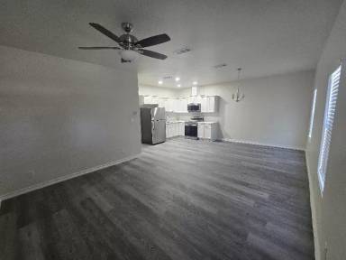 Main picture of 512 S Hackberry St