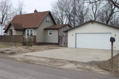 Main picture of 113 Holland Ct
