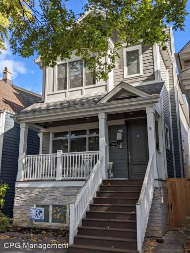 Main picture of 3635 N Seeley Ave