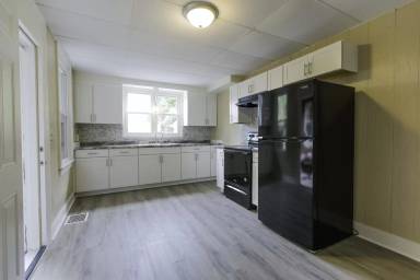 Main picture of 617 E South St