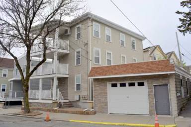 Main picture of 12 Gesler St