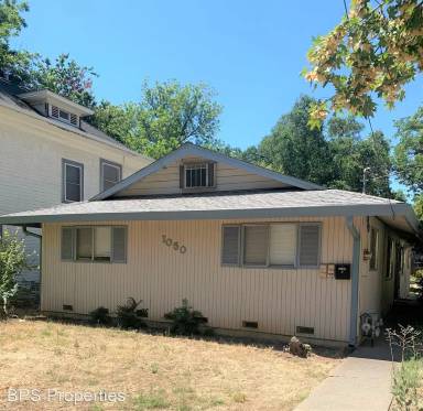 Main picture of 1050 Salem St