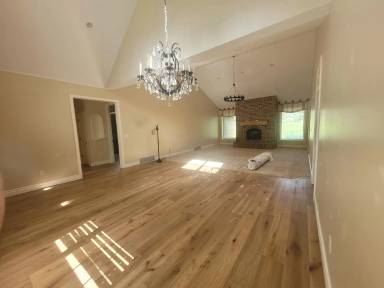 Main picture of 867 N Swiss Farm Ct