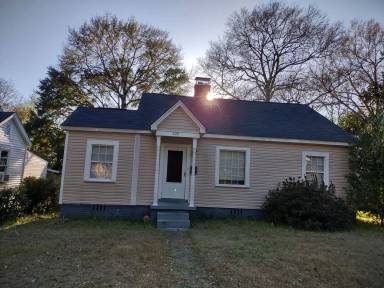 Main picture of 605 S Waccamaw Ave