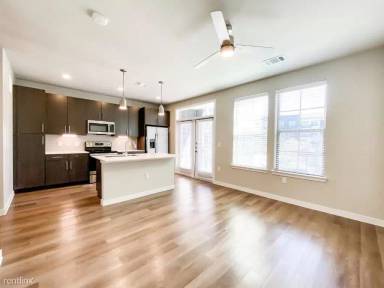 Main picture of 2011 Mission Rd Apartments