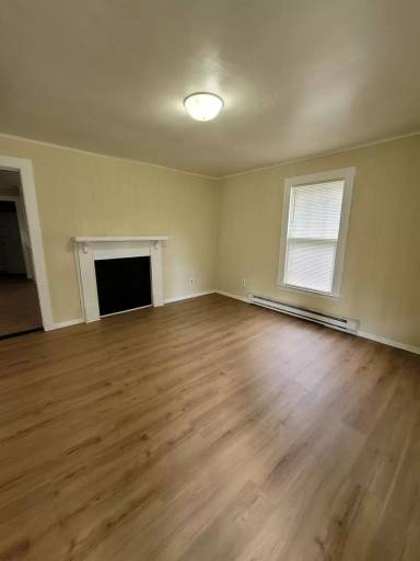 Main picture of 614 Everett Ln