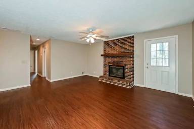 Main picture of 2120 NE 37th Rd
