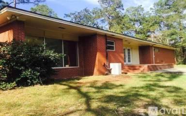 Main picture of 214 Circle Dr