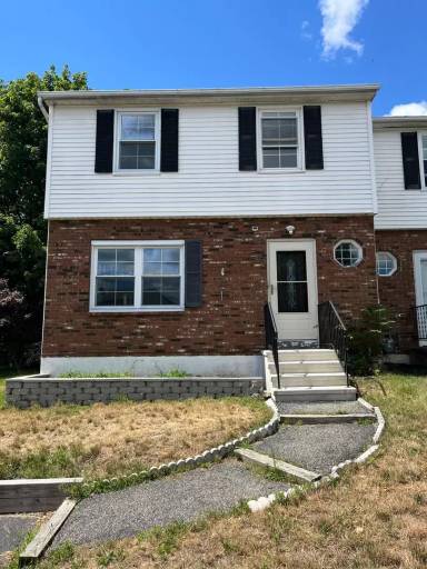 Main picture of 11 Harbor Hill Ct