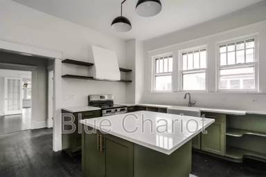 Main picture of 2607 Chapel Hill Rd