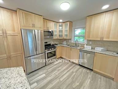 Main picture of 15 Hazelhurst Ave