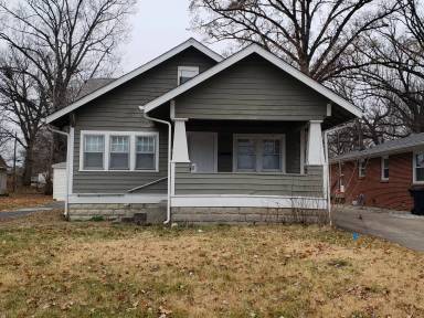 Main picture of 930 Cecil Ave