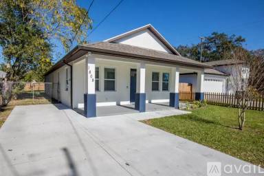 Main picture of 1808 E Comanche Ave