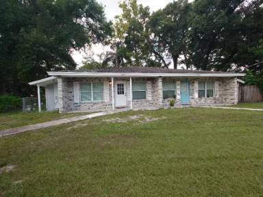 Main picture of 9402 N 15th St