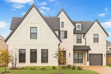 Main picture of 221 Columbine Dr