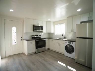 Main picture of 122 E Plaza Blvd