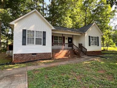 Main picture of 1060 Twin Chapel Dr