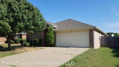 Main picture of 1304 Meadowbrook Ln
