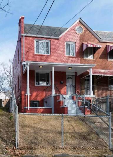 Main picture of 528 Oakwood St SE