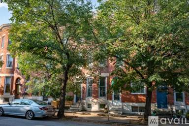 Main picture of 2740 E Baltimore St