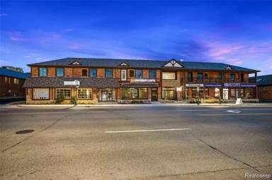 Main picture of 134 W University Dr