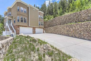 Main picture of 688 Martin Dr