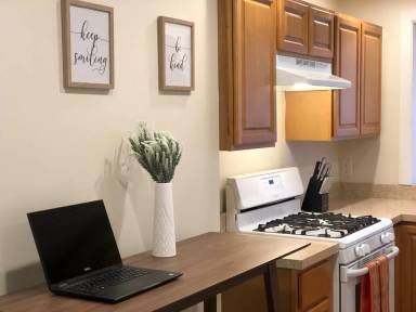 Main picture of 262-264 S 21st St